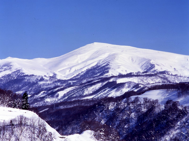 霊峰・月山